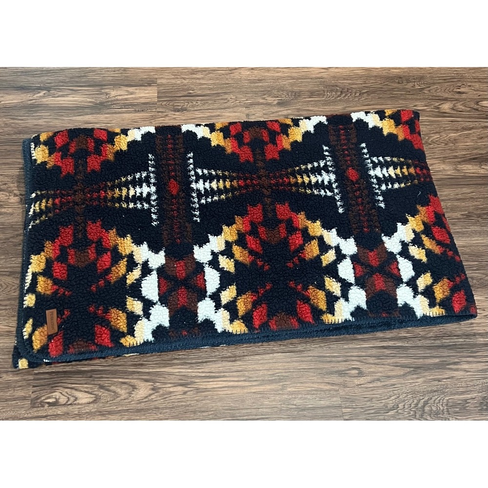 Pendleton Sherpa Fleece Throw Blanket Southwestern Geometric Navy Red king size